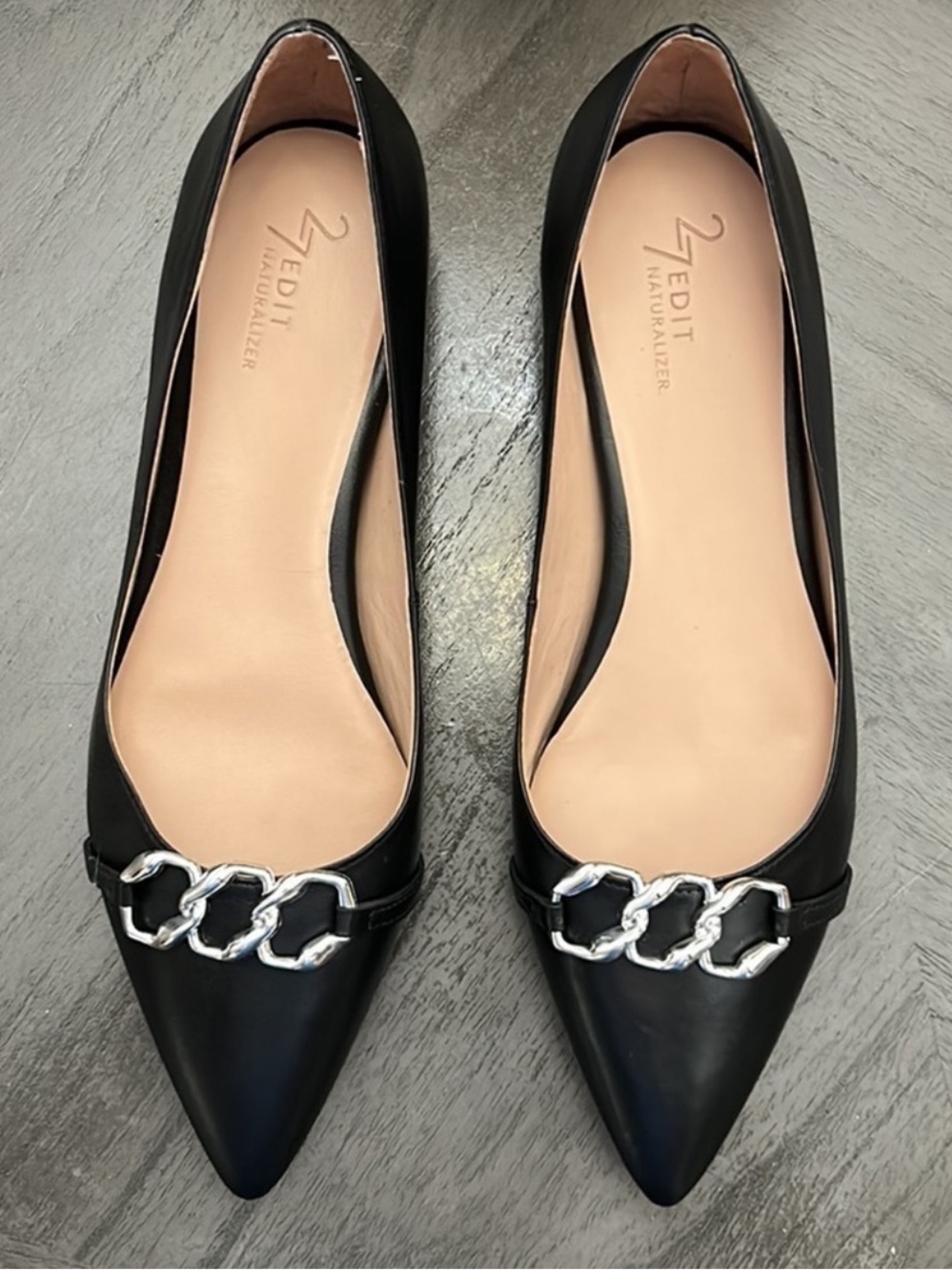 27 EDIT Naturalizer Katalie Chained Detail Pointed Toe Pump